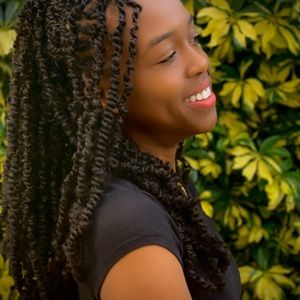 Meet your Posher, Mya